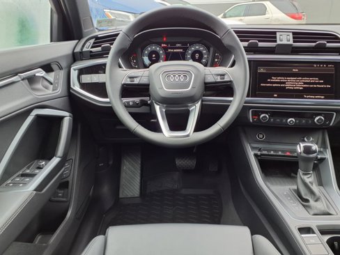 New 2025 Audi Q3 2.0T Premium image 10