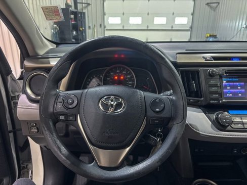 Used 2015 Toyota RAV4 XLE image 16