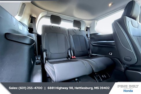 Used 2023 Jeep Grand Cherokee L Laredo image 21