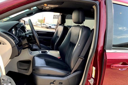 Used 2017 Dodge Grand Caravan SXT image 7