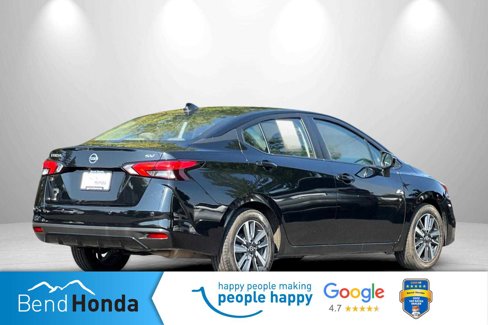 Used 2021 Nissan Versa SV image 2