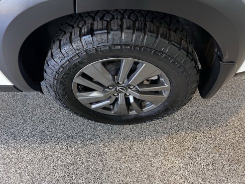Used 2022 Nissan Pathfinder SV w/ SV Premium Package image 12