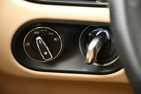 Certified 2023 Porsche Macan image 25