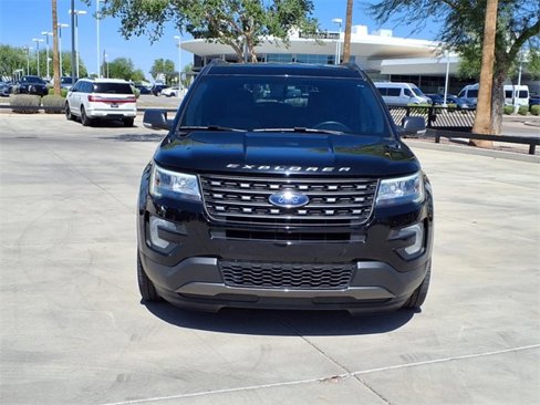 Used 2017 Ford Explorer XLT w/ Equipment Group 202A image 6