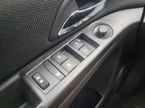 Used 2016 Chevrolet Cruze LTZ image 27
