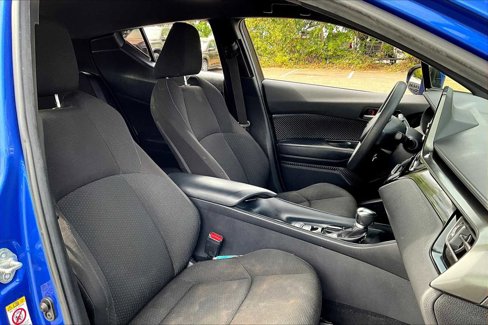 Used 2019 Toyota C-HR LE image 8