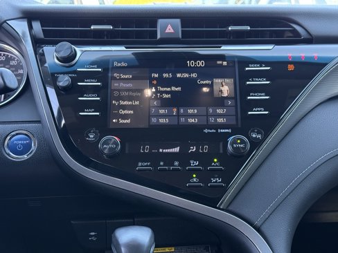 Used 2019 Toyota Camry LE image 3