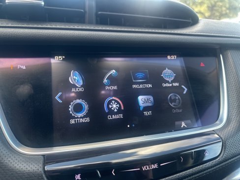 Used 2018 Cadillac XT5 Luxury w/ Driver Awareness Package image 11