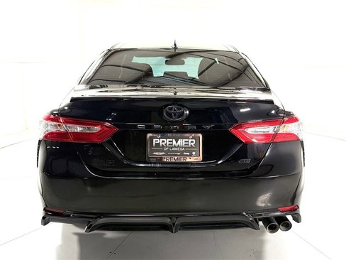 Used 2020 Toyota Camry SE w/ Convenience Package image 5