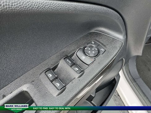 Used 2022 Ford EcoSport SE w/ SE Convenience Package image 6