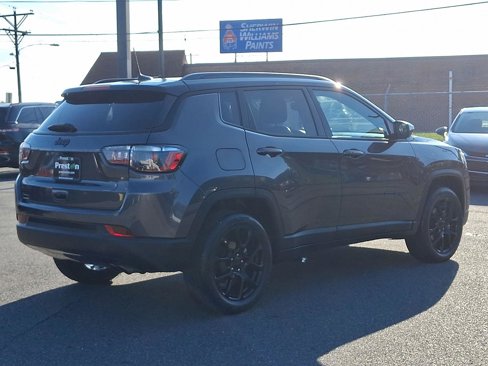 Certified 2022 Jeep Compass Altitude w/ Sun and Sound Group image 4