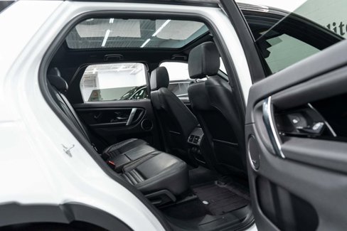 Used 2022 Land Rover Discovery Sport SE image 12