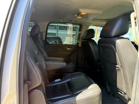 Used 2012 Chevrolet Suburban LTZ image 12