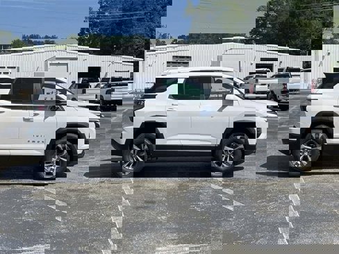 New 2026 Chevrolet Equinox LT w/ LPO, Floor Liner Package image 2