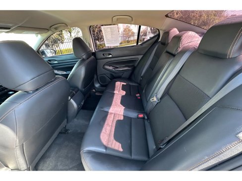 Used 2022 Nissan Altima 2.5 SR image 13