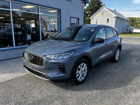 New 2025 Ford Escape Active image 2