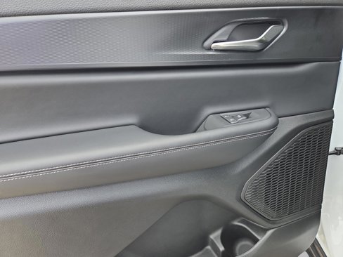 New 2025 Jeep Grand Cherokee L Laredo w/ Luxury Tech Group I image 38