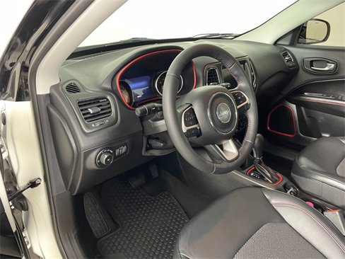 Used 2017 Jeep Compass Trailhawk image 5