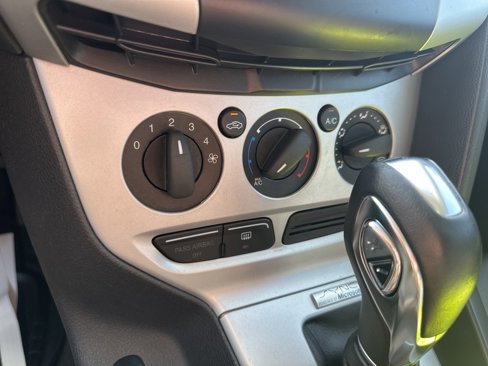 Used 2013 Ford Focus SE image 19