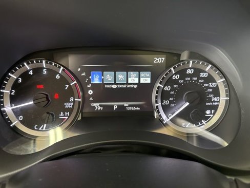 Used 2024 Toyota Highlander XLE image 8
