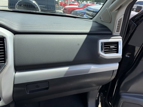 Used 2018 Nissan Titan PRO-4X w/ Pro-4x Convenience Package image 12