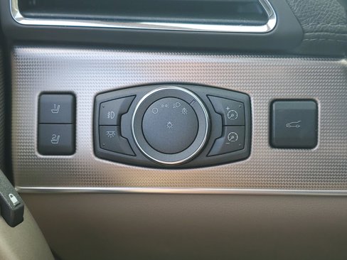 Used 2013 Lincoln MKX FWD image 20