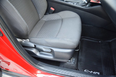 Used 2020 Toyota C-HR LE image 46