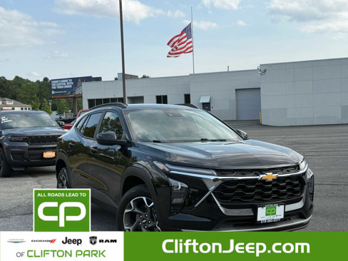 Used 2024 Chevrolet Trax LT image 1
