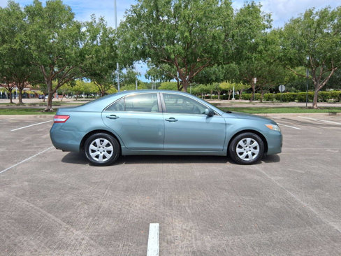 Used 2011 Toyota Camry LE image 7