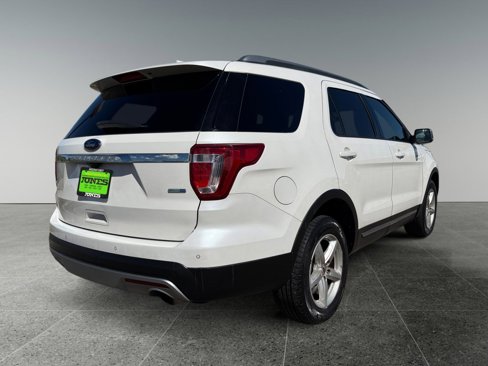 Used 2016 Ford Explorer XLT w/ Equipment Group 202A image 7