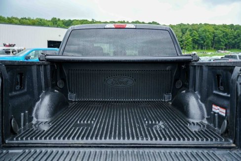 Used 2017 Ford F150 XLT image 11
