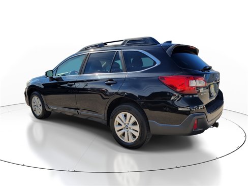 Used 2018 Subaru Outback 2.5i Premium image 3