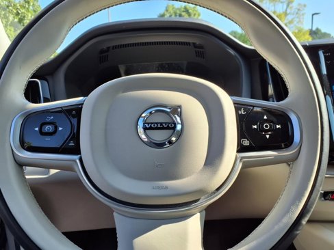 Certified 2023 Volvo XC60 B5 Plus w/ Protection Package Premier image 26