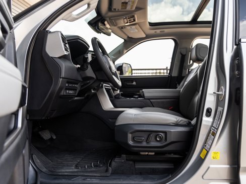 Used 2023 Toyota Tundra Limited image 21