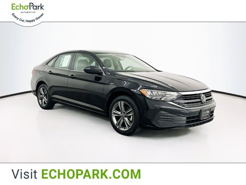 Used 2024 Volkswagen Jetta SE image 1
