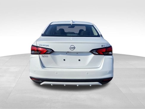 Used 2024 Nissan Versa SV image 6