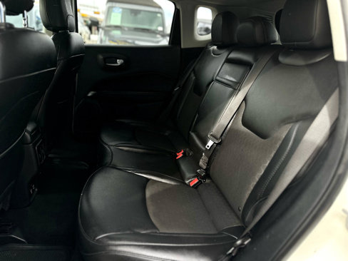 Used 2019 Jeep Compass Latitude image 10