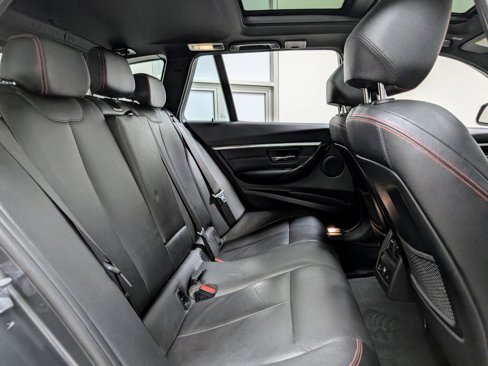 Used 2017 BMW 330i xDrive Wagon image 23