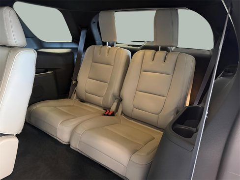 Used 2015 Ford Explorer XLT w/ Equipment Group 202A image 16