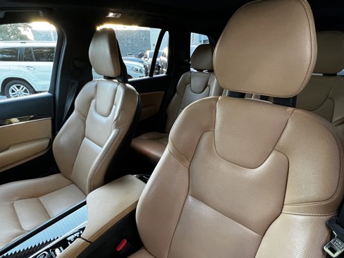 Used 2018 Volvo XC90 T6 Momentum w/ Convenience Package image 17