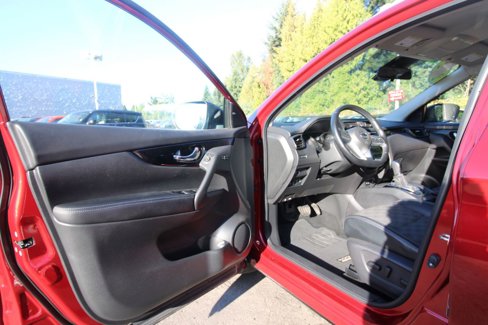 Used 2022 Nissan Rogue Sport SV w/ Technology Package image 9