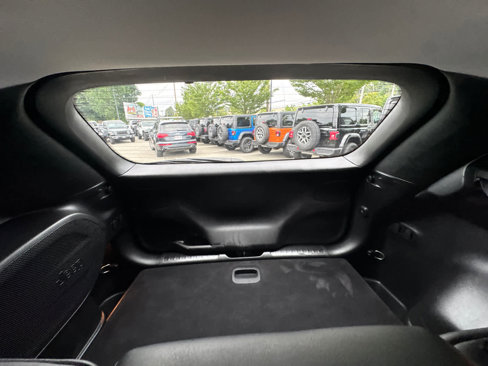 Used 2022 Jeep Cherokee Limited image 37