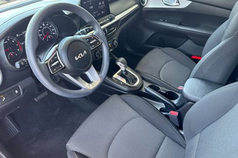 Used 2023 Kia Forte LXS w/ LXS Technology Package image 4