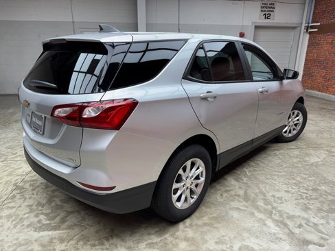 Used 2021 Chevrolet Equinox LS w/ LS Convenience Package image 7