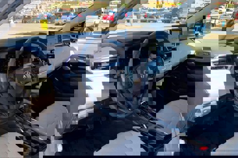 Used 2021 Toyota Corolla LE image 17