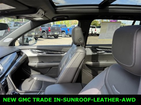 Used 2021 Cadillac XT6 Premium Luxury image 16