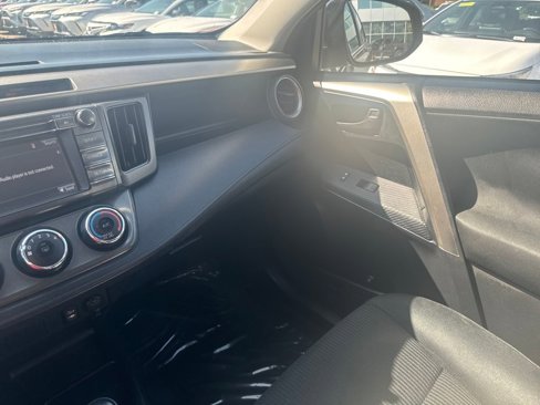 Used 2015 Toyota RAV4 LE image 27
