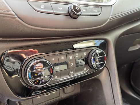 Used 2021 Buick Encore GX Select image 11