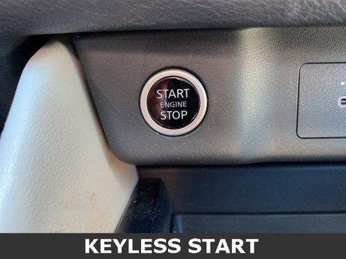 Used 2023 Nissan Rogue SL image 10