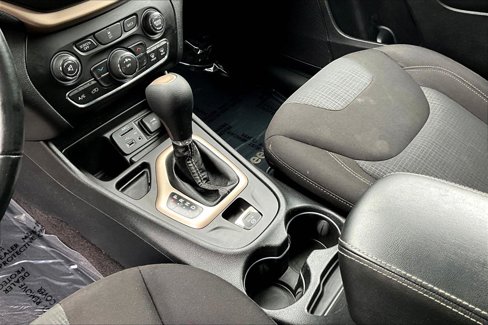 Used 2017 Jeep Cherokee Latitude image 14